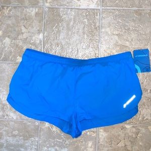 NWT Brooks Racey 2” Split Short